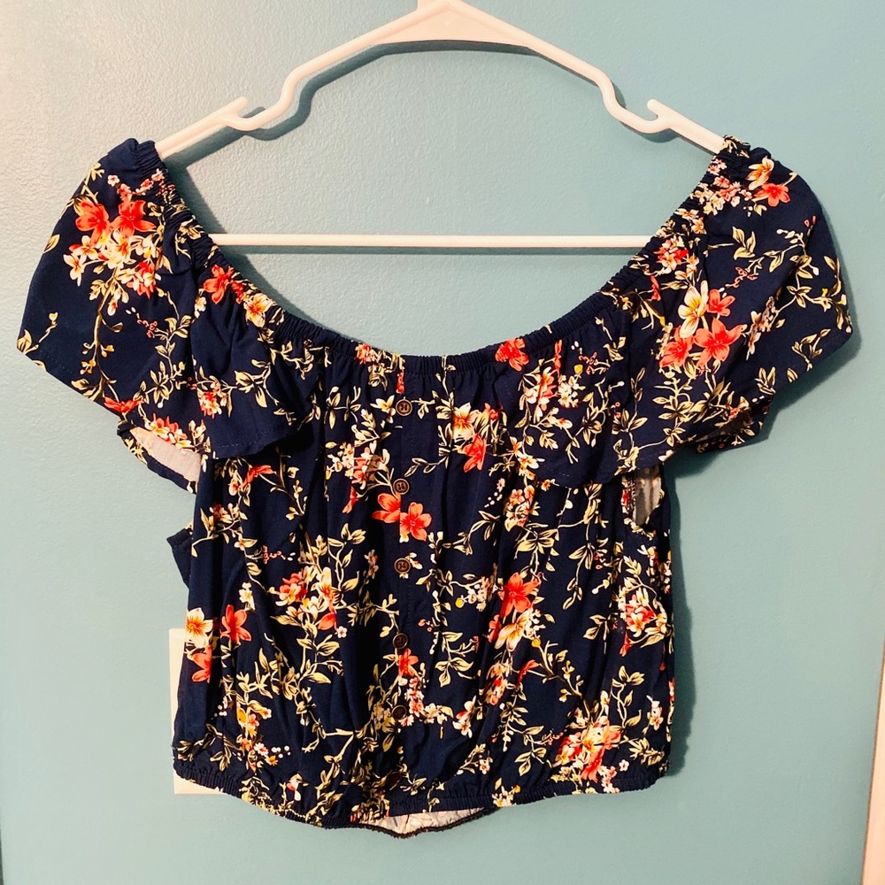 Crop top - Picture 1 of 1
